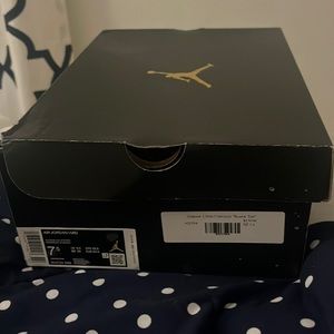 Jordan 1 mids. (Chicago Black toe) Great condition! Only worn a couple times!